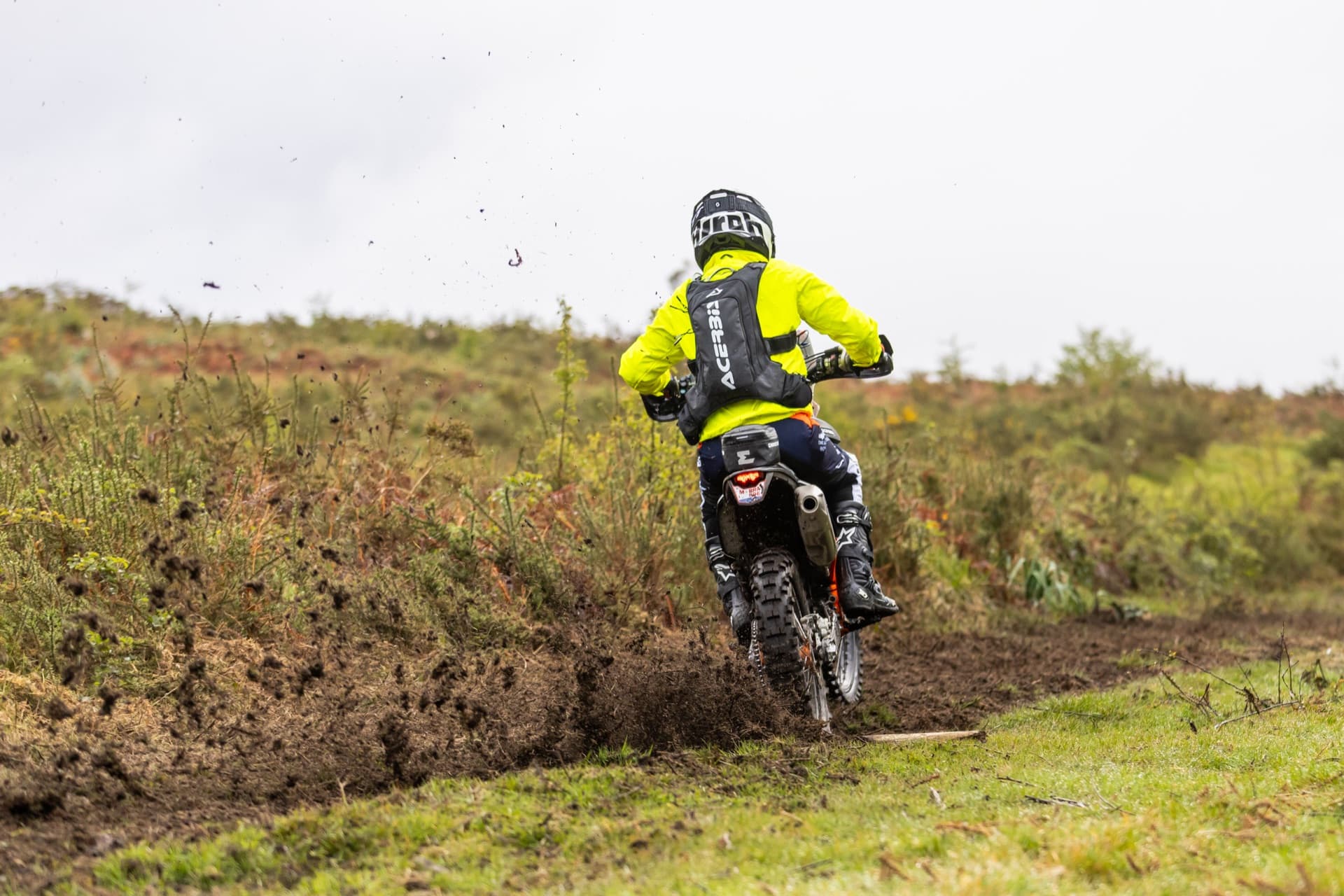 Enduro rally action — stage 1