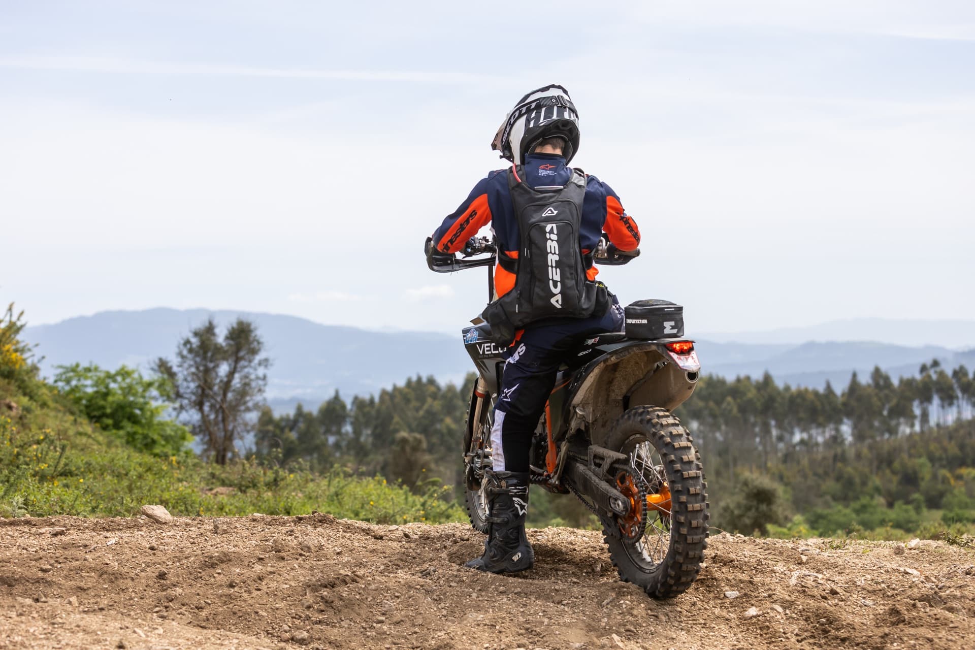 Enduro rally action — stage 5